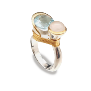 925 Ayar Gümüş ve Altın Kaplama Blue Topaz & Pembe Kuvars Yüzük – Tie Koleksiyonu / Hug Me Serisi TI005