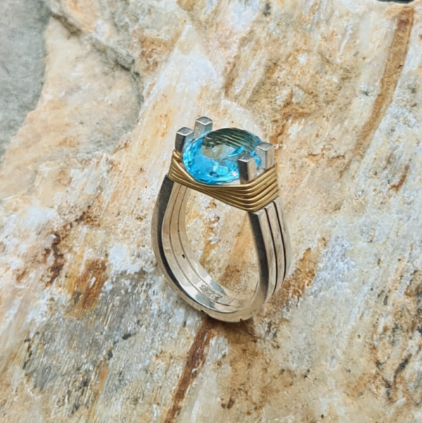 925 Ayar Gümüş ve Altın Kaplama Blue Topaz Yüzük – Tie Koleksiyonu TI003 - Görsel 3